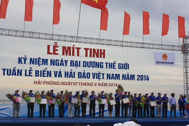 Đoàn kết, kiên cường bảo vệ chủ quyền biển đảo quê hương